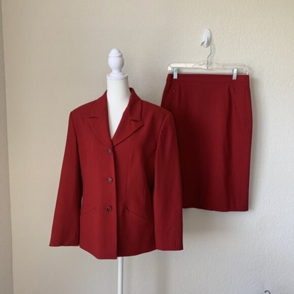 Vintage Conrad C Collection Two Piece Burgundy Skirt Suit 12 Made in Canada - Picture 13 of 16